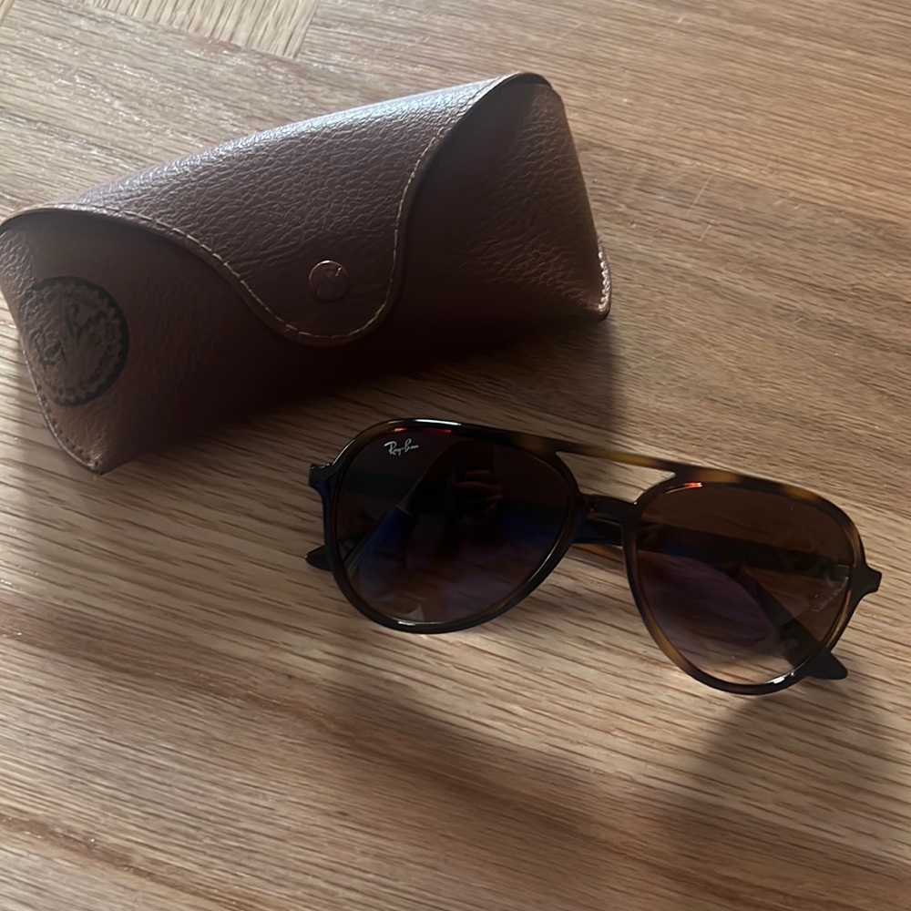 Authentic Ray Ban 4376